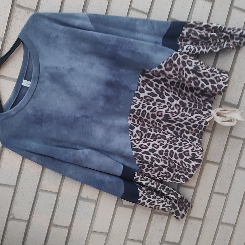Gray/Leopard Top - Picture 4 of 8